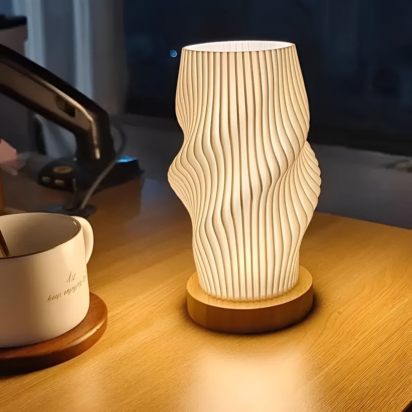 WaveGlow Tischlampe – 3D-Wellenoptik