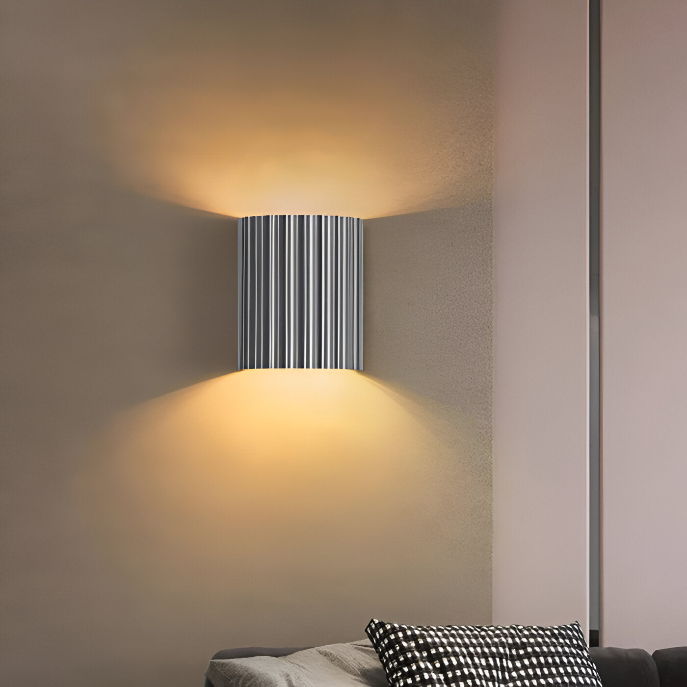 Theo – Nordic Style Resin Wandleuchte