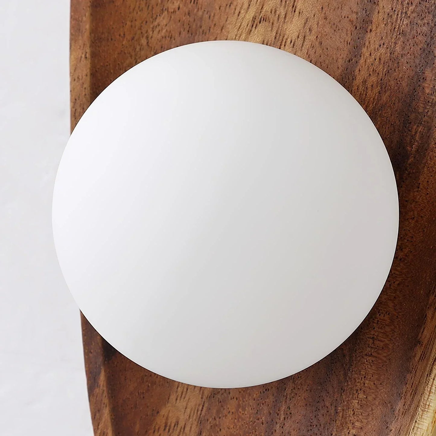 Alani – Wandlampe aus natürlichem Holz