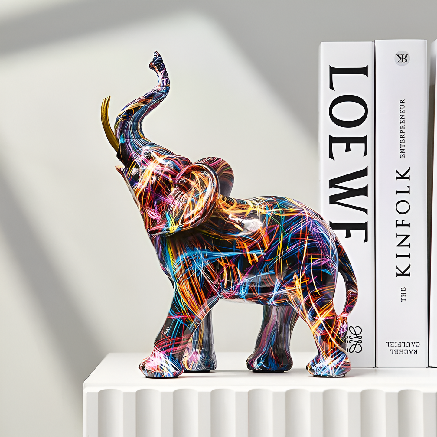 ColorPhant – Abstrakte Elefantenstatue in lebendiger Multicolor-Optik