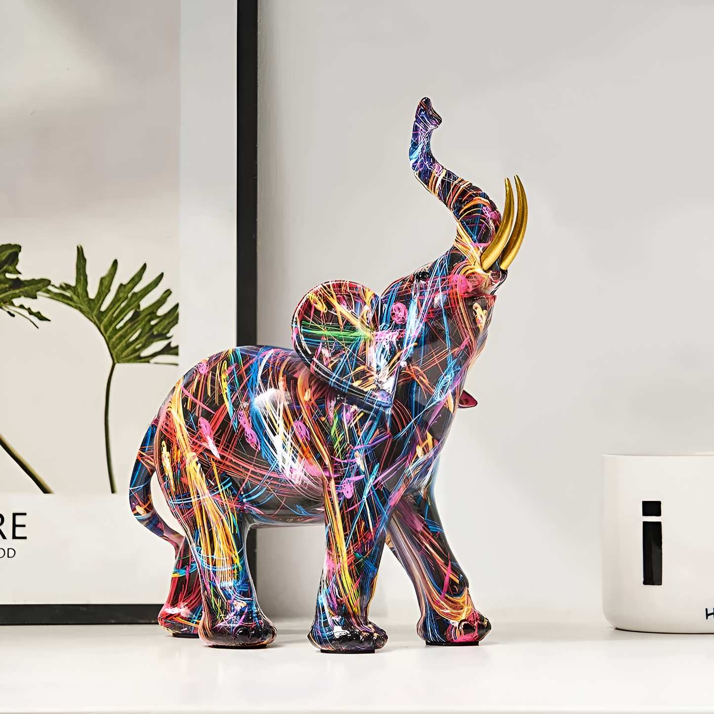 ColorPhant – Abstrakte Elefantenstatue in lebendiger Multicolor-Optik