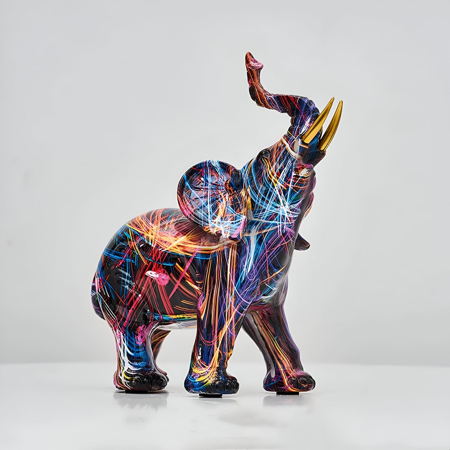 ColorPhant – Abstrakte Elefantenstatue in lebendiger Multicolor-Optik