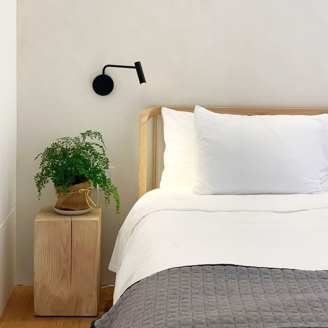 Niva – Runde LED-Wandleuchte mit Spotfunktion