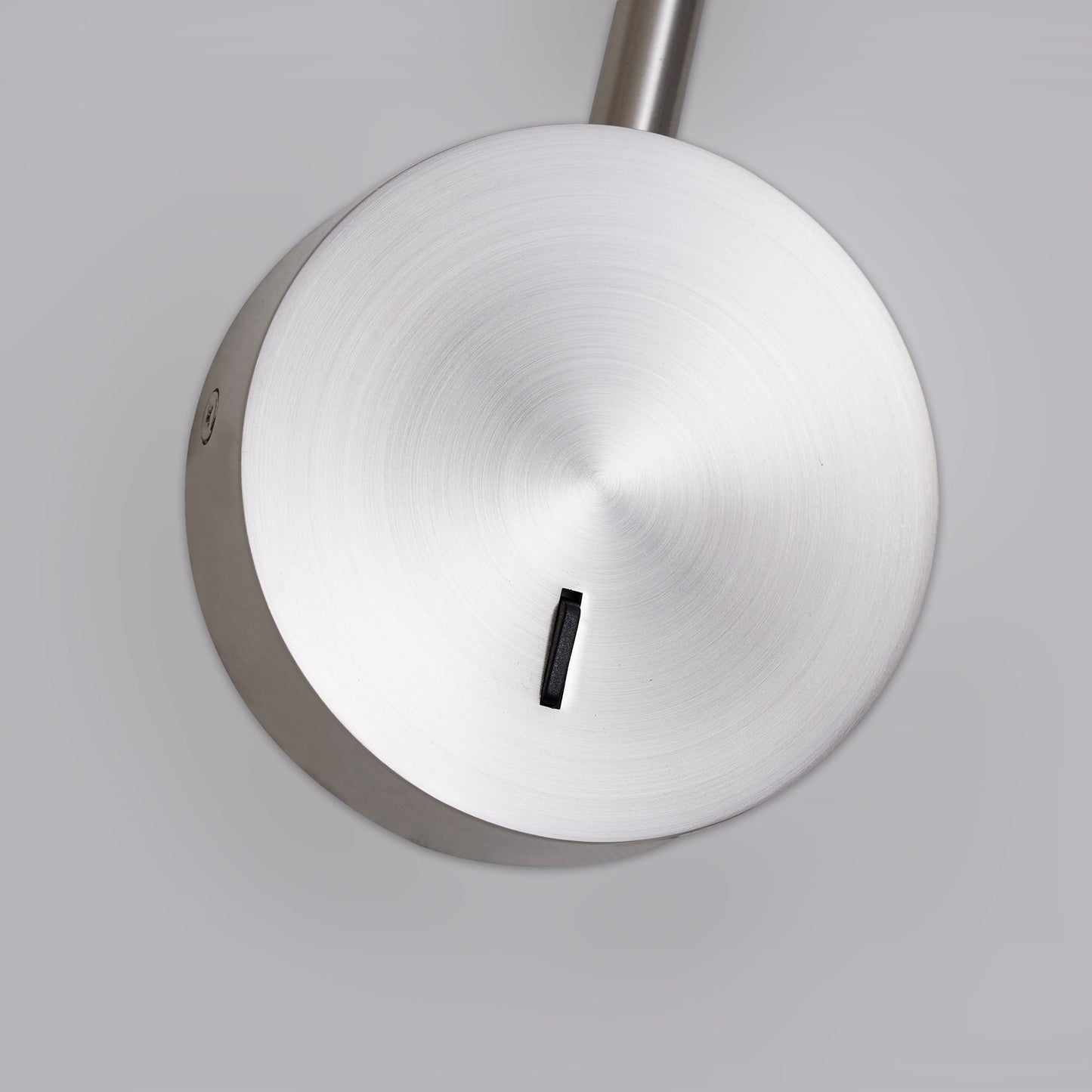 Niva – Runde LED-Wandleuchte mit Spotfunktion