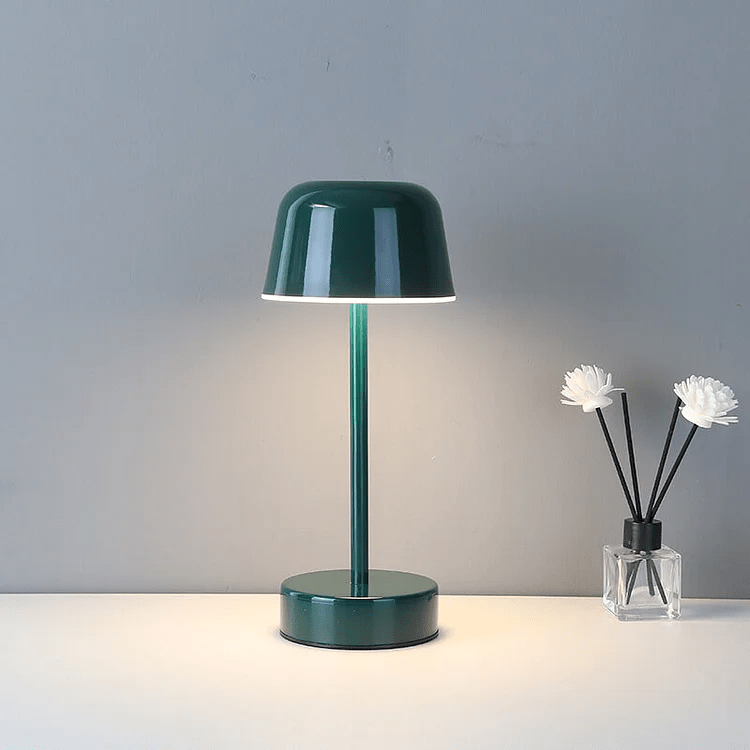 PrismaGlanz – Farbwechselnde LED-Lampe mit pulsierendem Lichtspiel