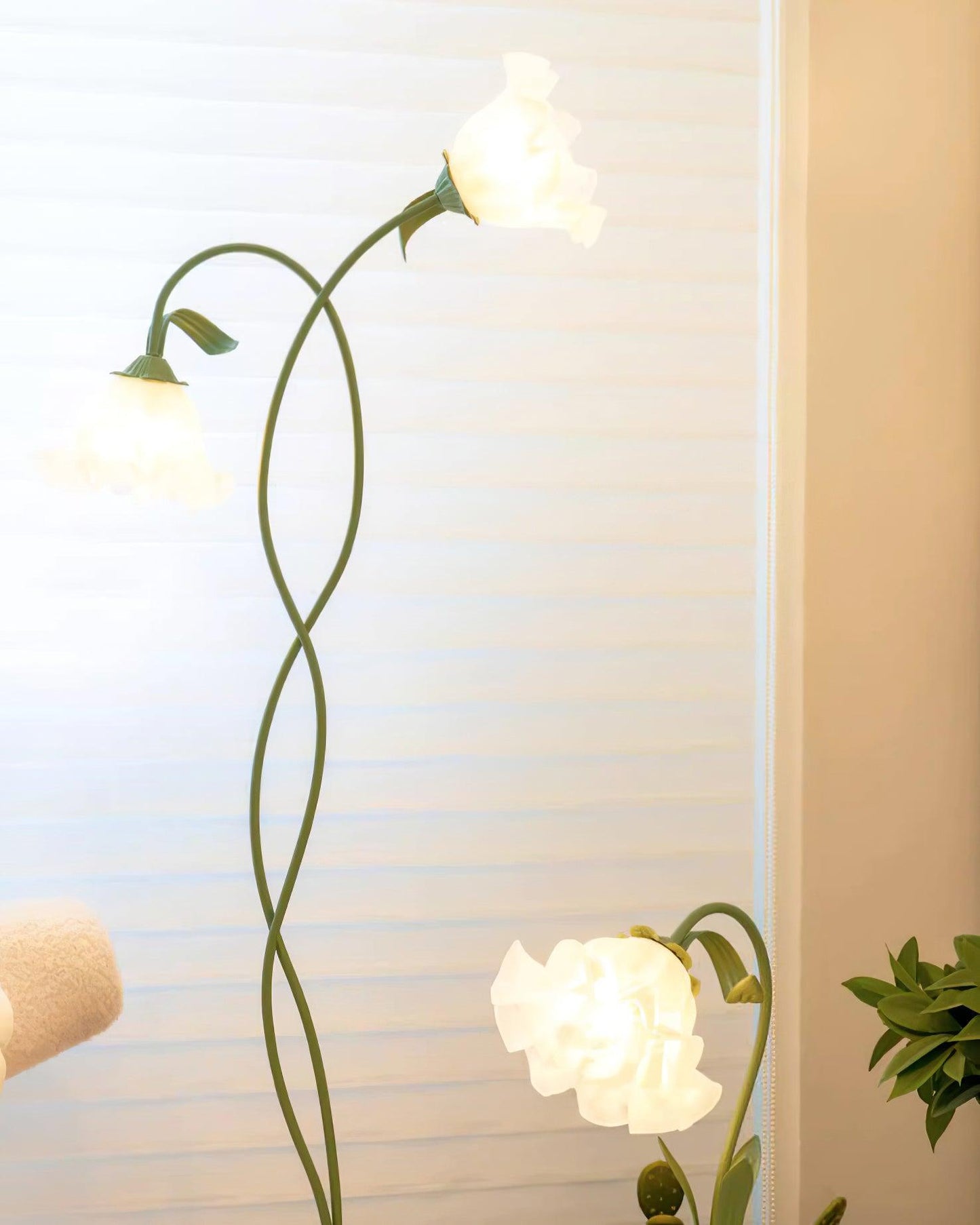 CallaLicht – Elegante Stehlampe im Calla-Blumen-Design