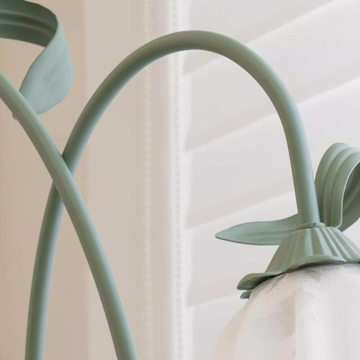 CallaLicht – Elegante Stehlampe im Calla-Blumen-Design