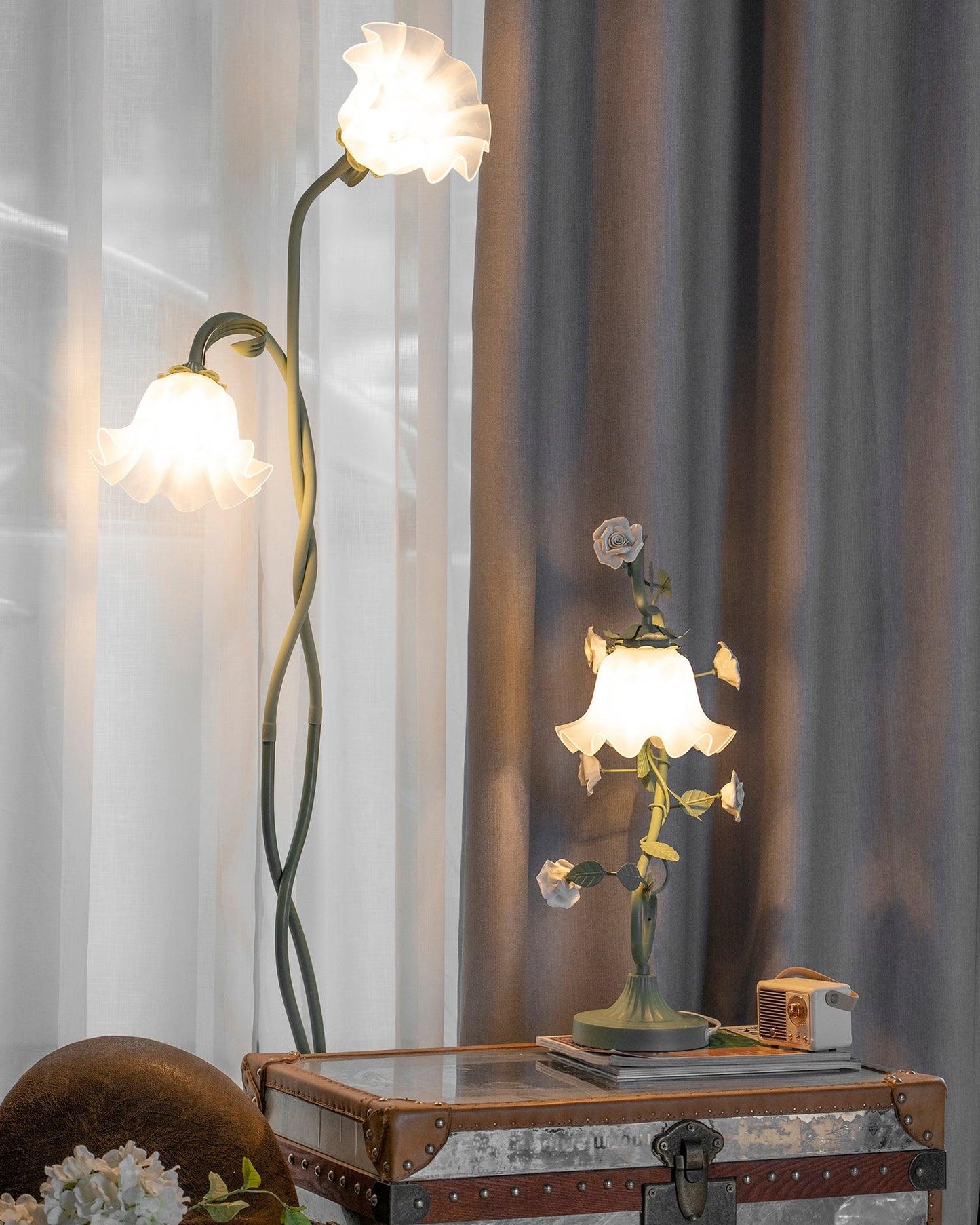 CallaLicht – Elegante Stehlampe im Calla-Blumen-Design