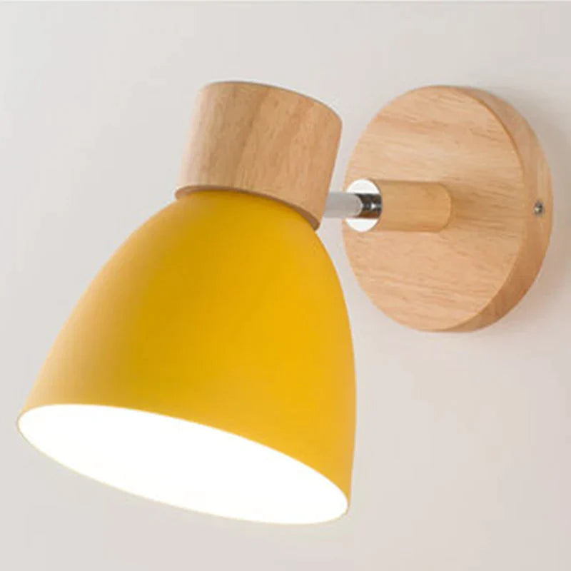 Nordic Holz-Wandleuchte im Naturdesign