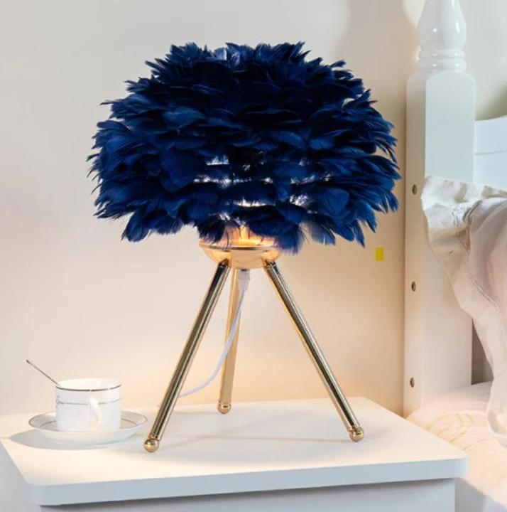 FeatherGlow – Stilvolle Federlampe für sanfte Akzente