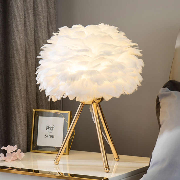 FeatherGlow – Stilvolle Federlampe für sanfte Akzente