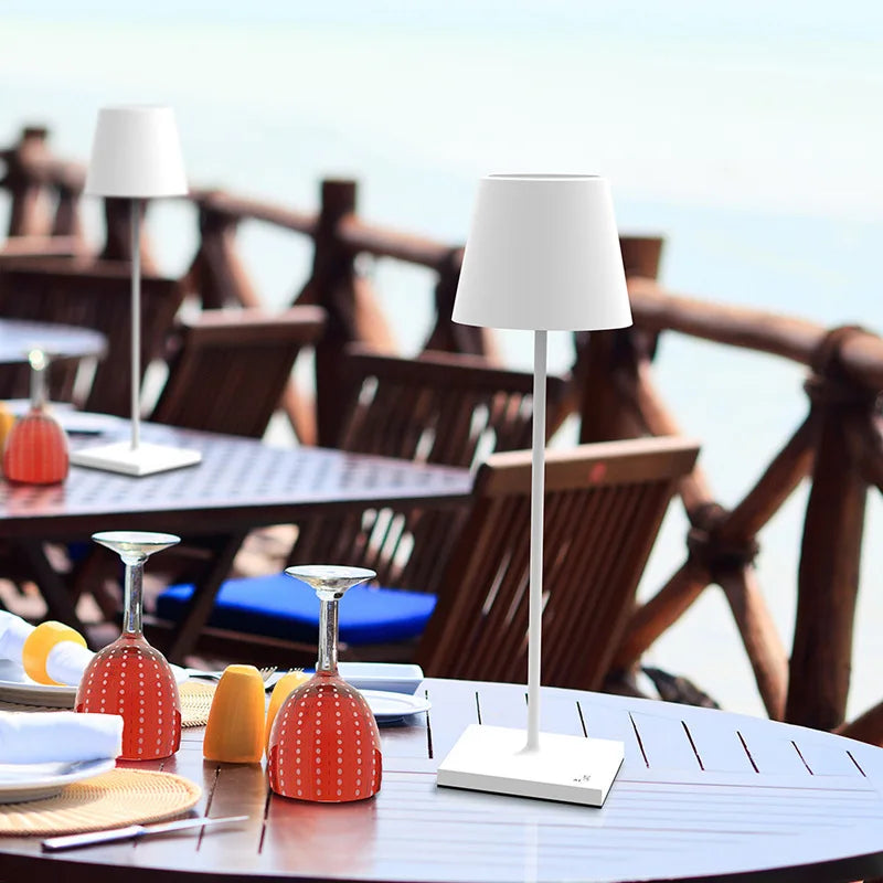 Lerio – Aluminium LED-Ladetischlampe