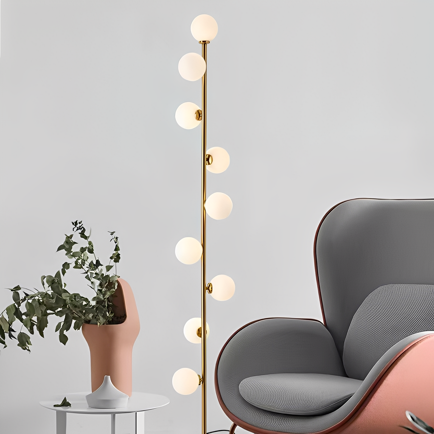Selvina – Zeitgenössische Stehlampe im Minimalstil