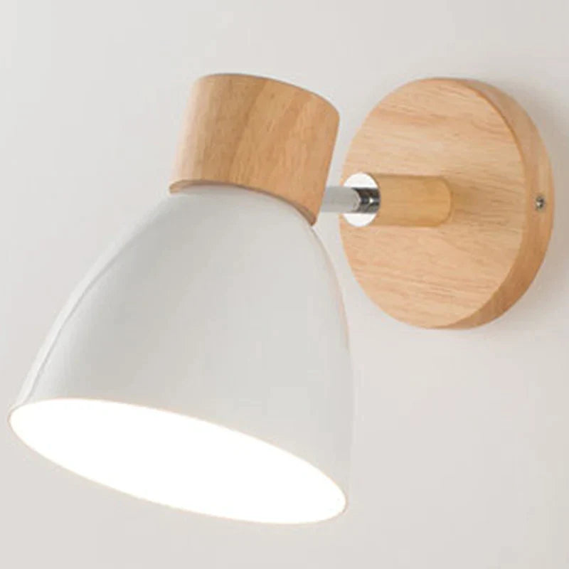 Nordic Holz-Wandleuchte im Naturdesign