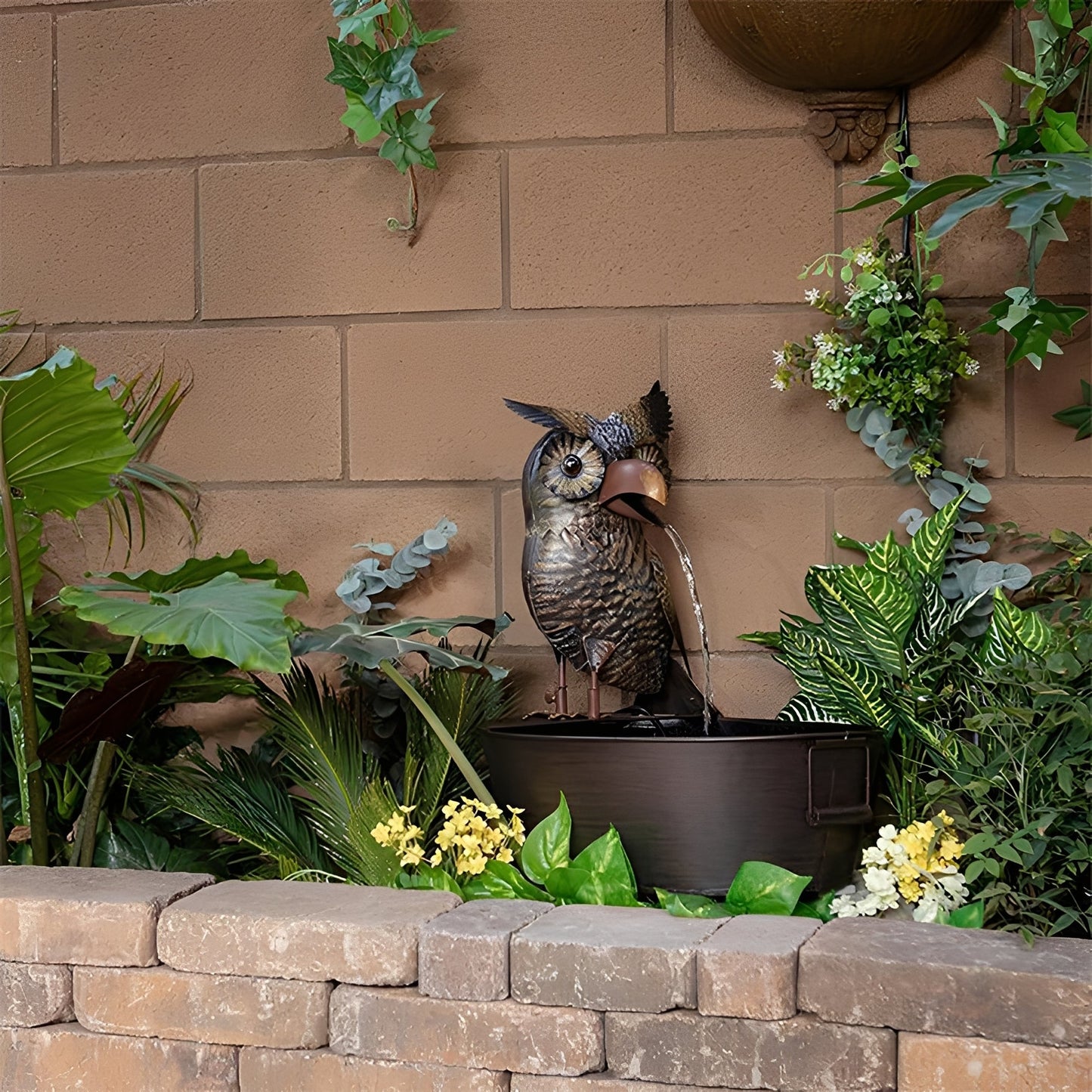 Taviano – Rustikale Deko-Gartenbrunnen aus Kunstharz