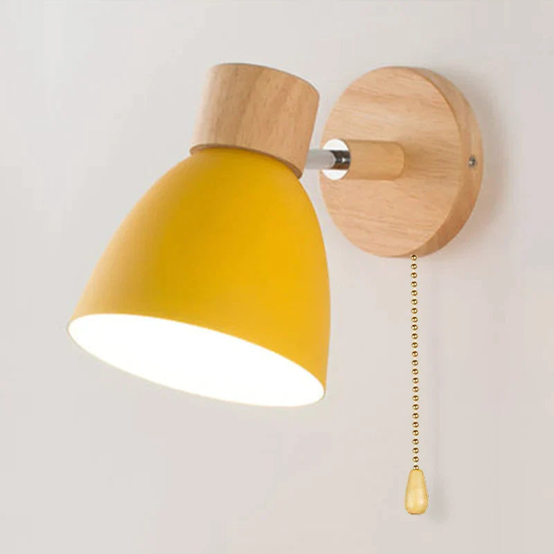 Nordic Holz-Wandleuchte im Naturdesign