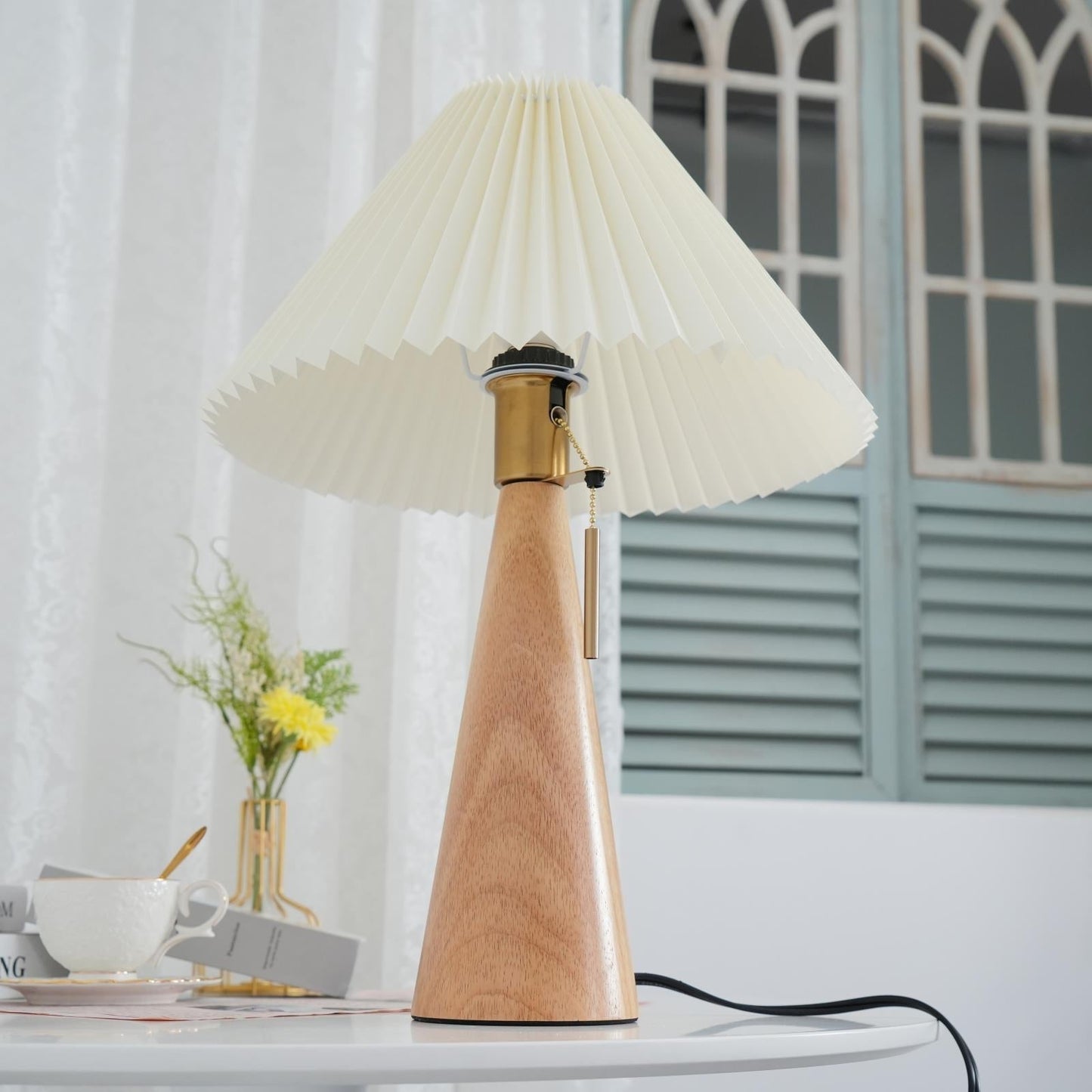 Rami – Tischlampe aus Walnussholz