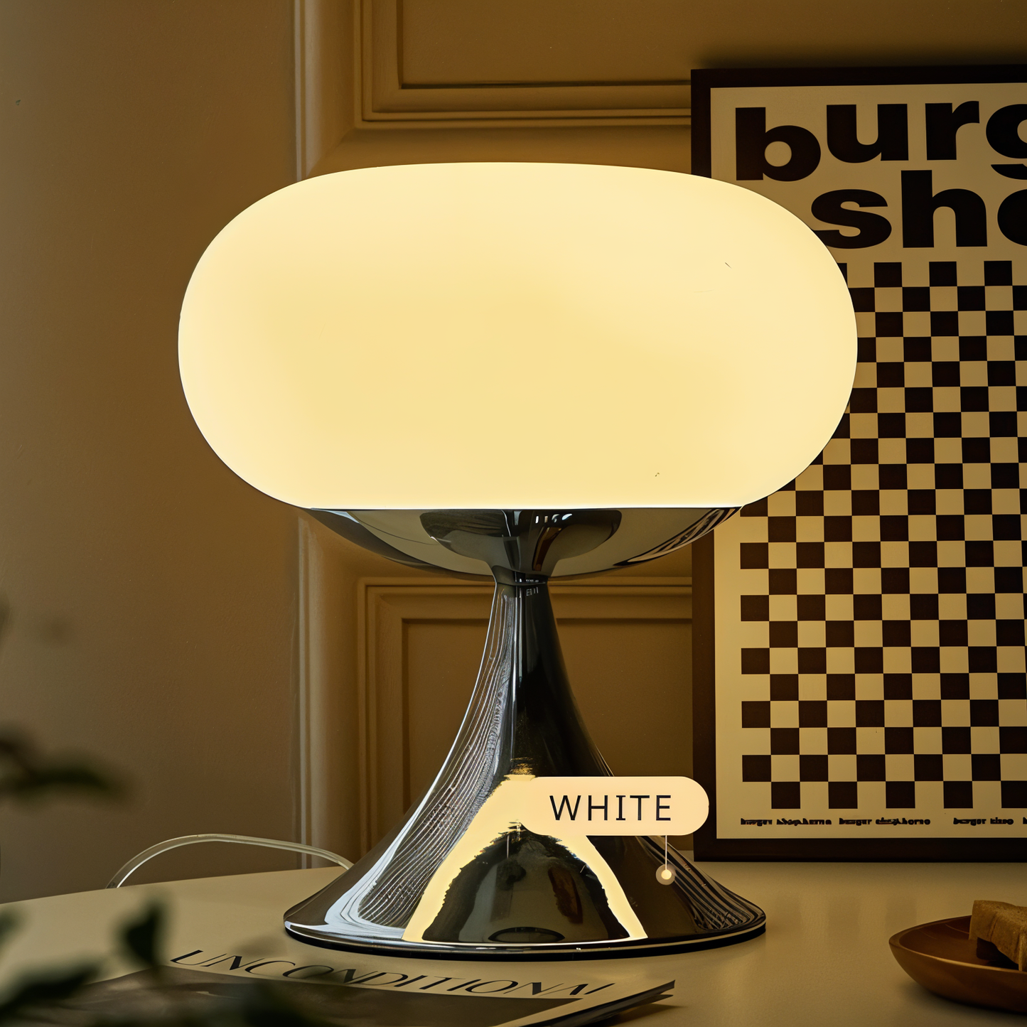MacaronGlow – Farbige Tischlampe mit kurvigem Glas im Macaron-Stil