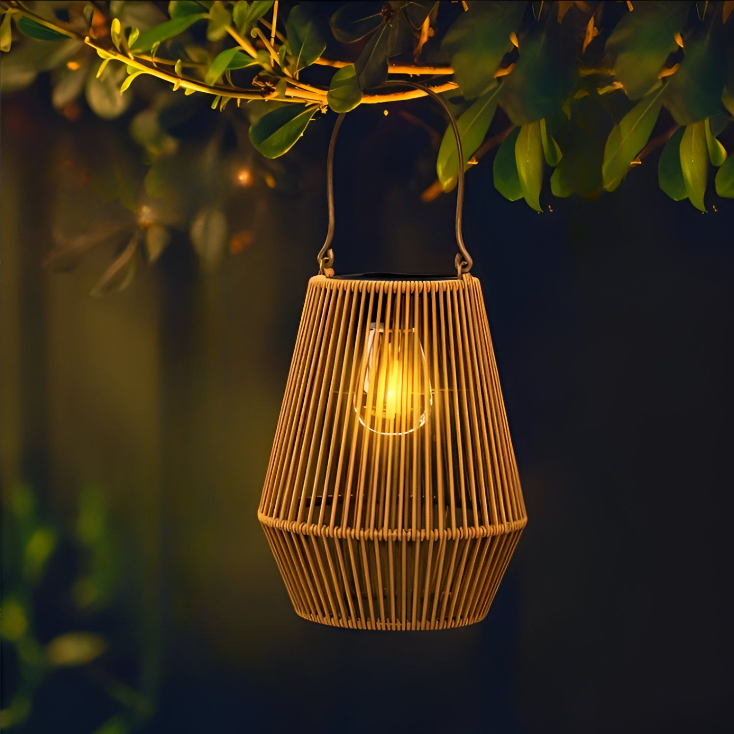 SolarWeave Laterne – Rattan-Bambus Optik