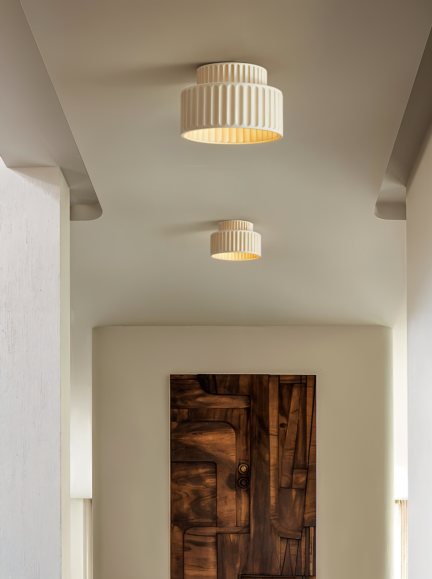 PureRib Deckenlampe – Gerippte Harz-Leuchte in mattem Weiß