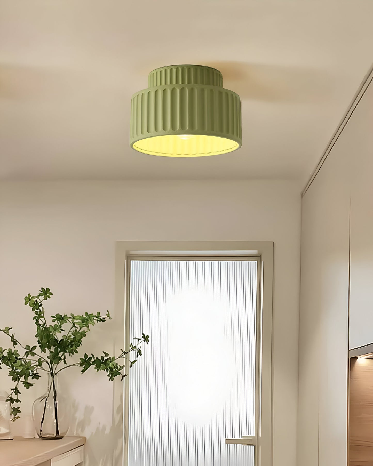PureRib Deckenlampe – Gerippte Harz-Leuchte in mattem Weiß