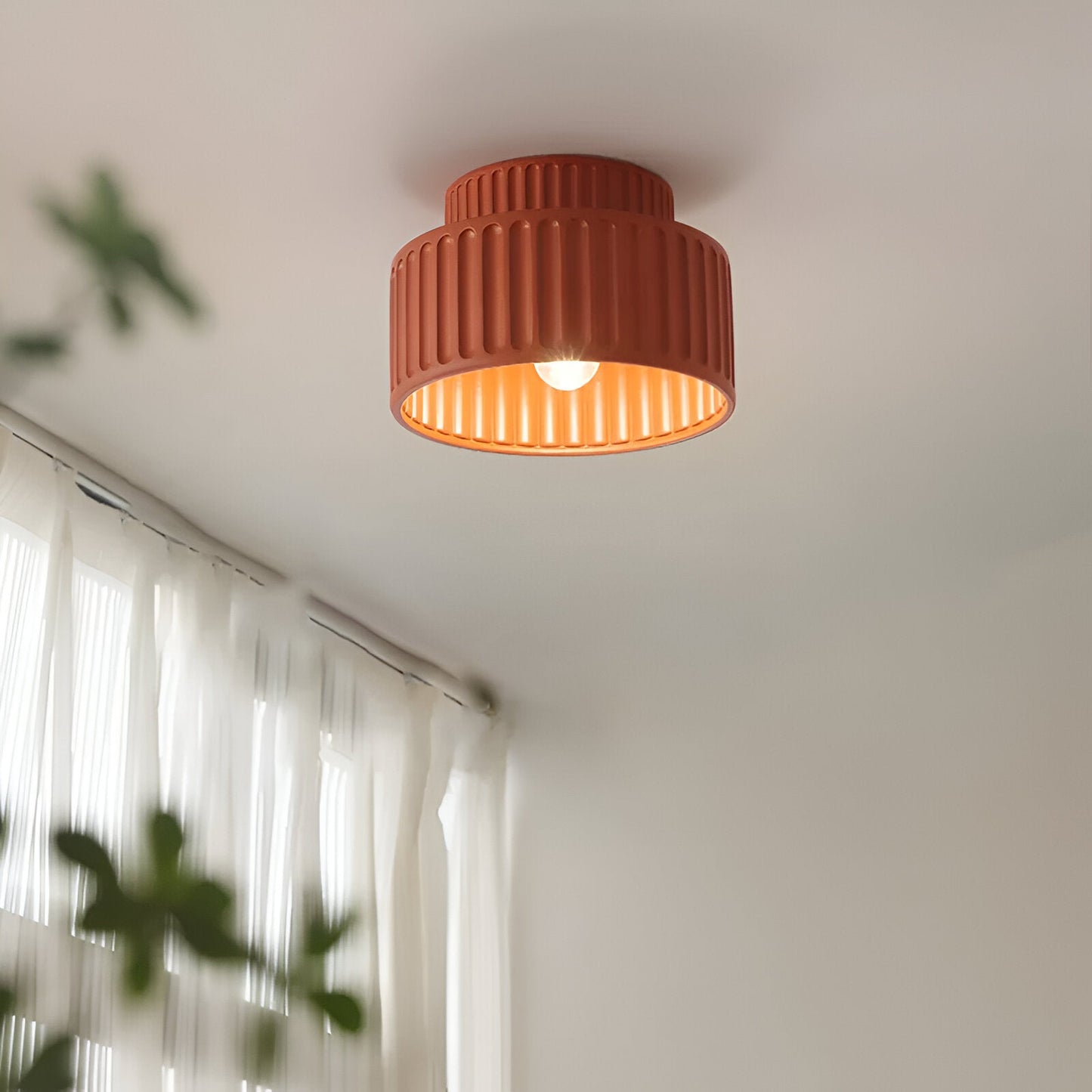 PureRib Deckenlampe – Gerippte Harz-Leuchte in mattem Weiß