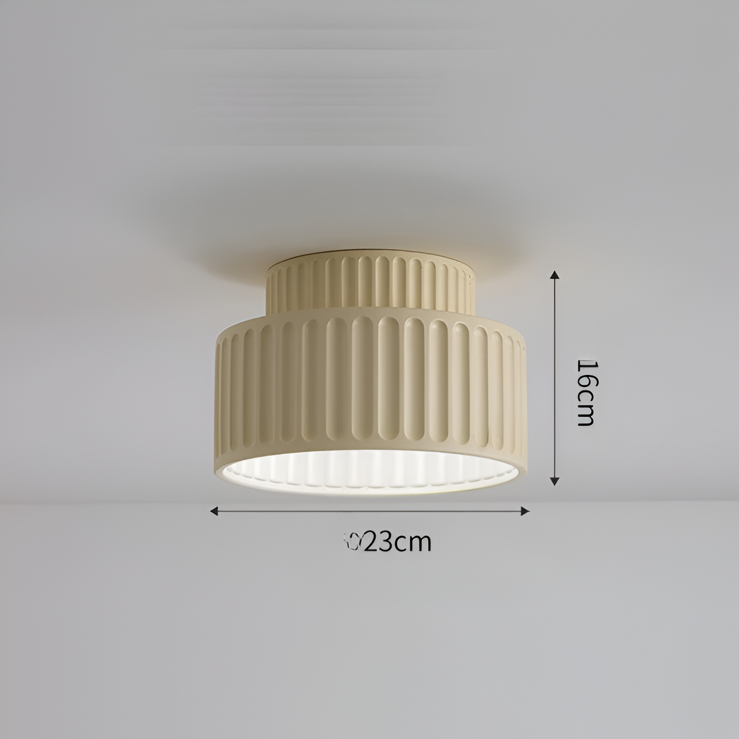 PureRib Deckenlampe – Gerippte Harz-Leuchte in mattem Weiß