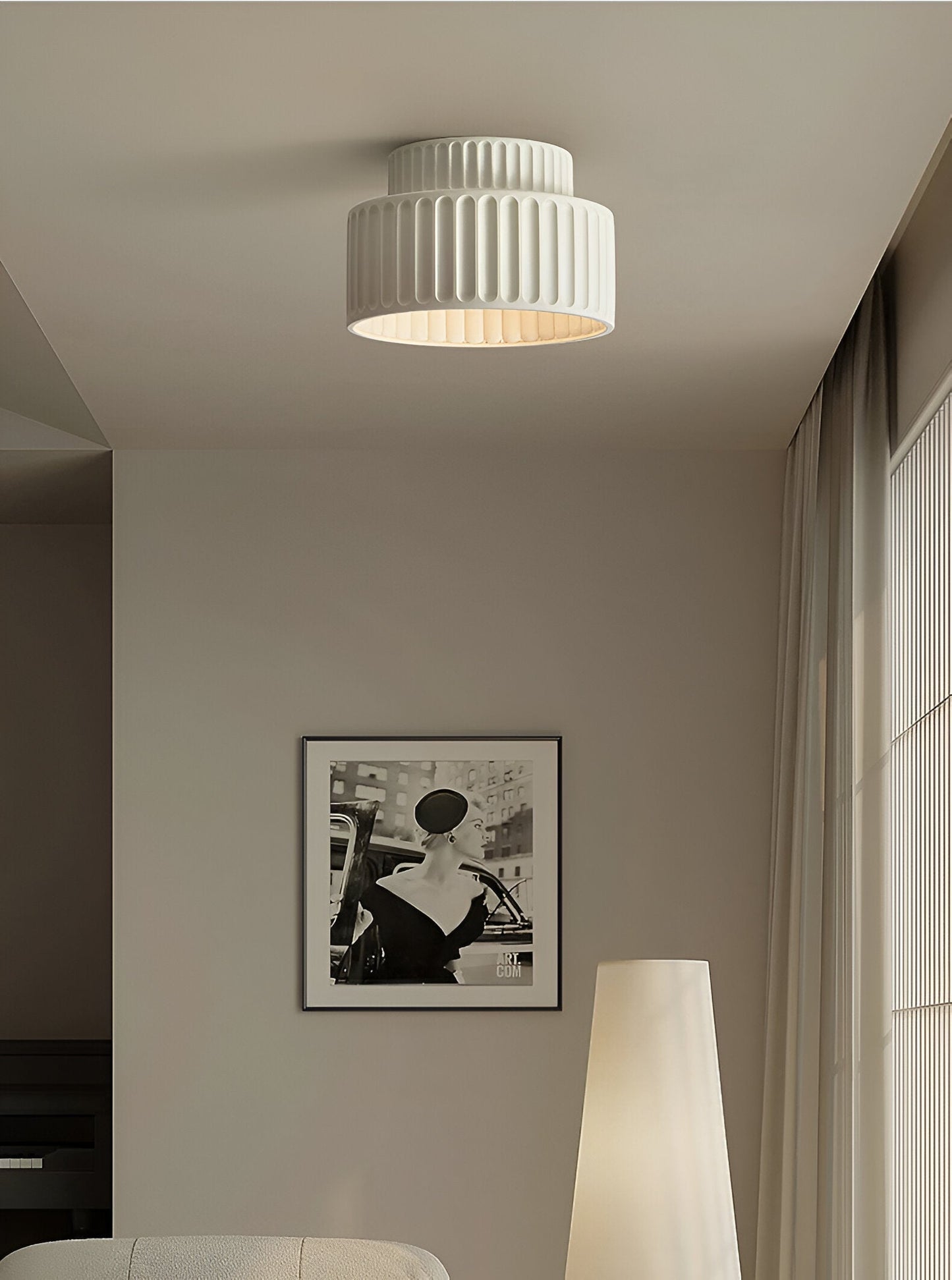 PureRib Deckenlampe – Gerippte Harz-Leuchte in mattem Weiß