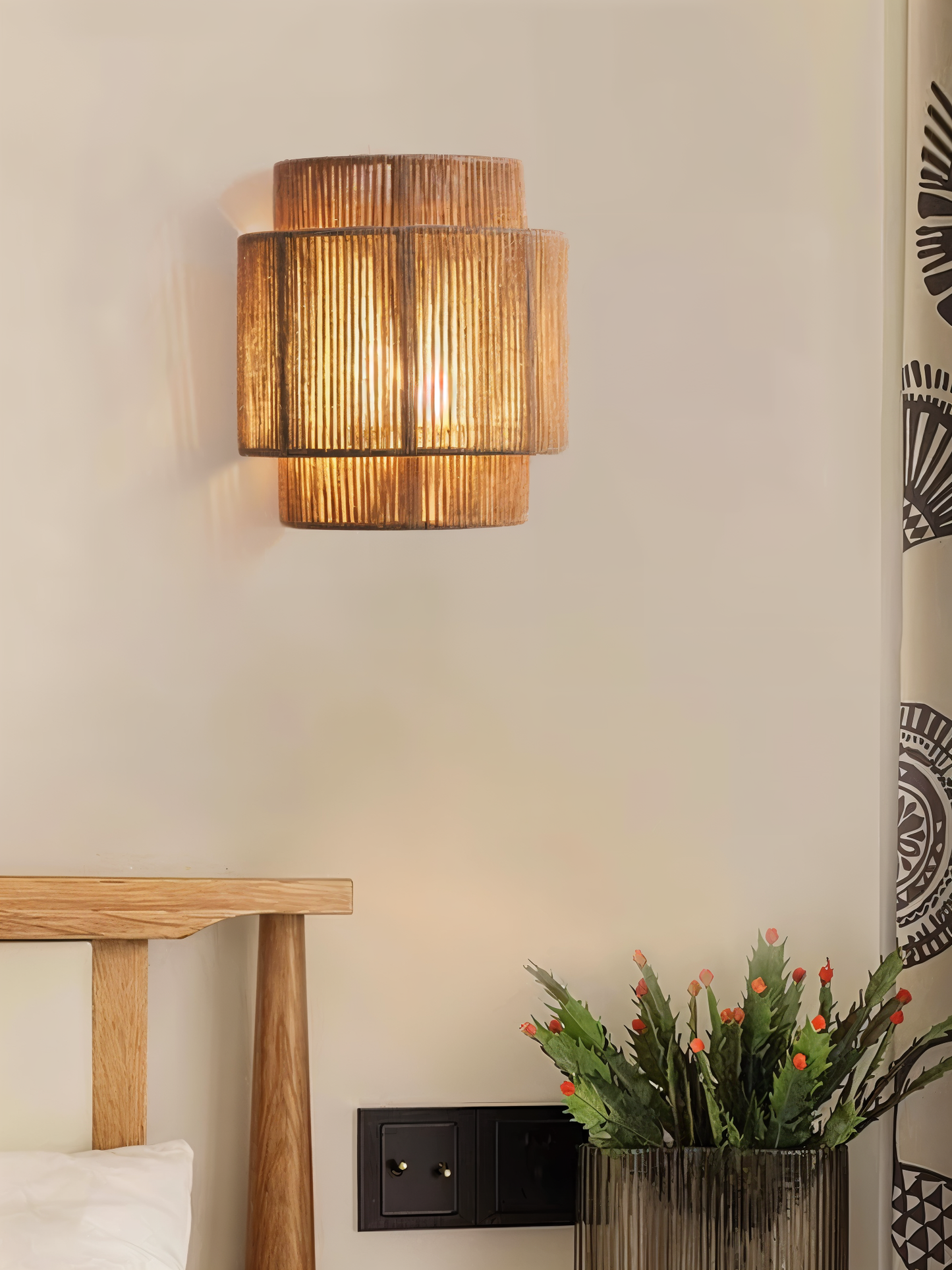 BohoGlow Hanf-Wandleuchte – Rustikaler Rattan-Lampenschirm im Naturstil