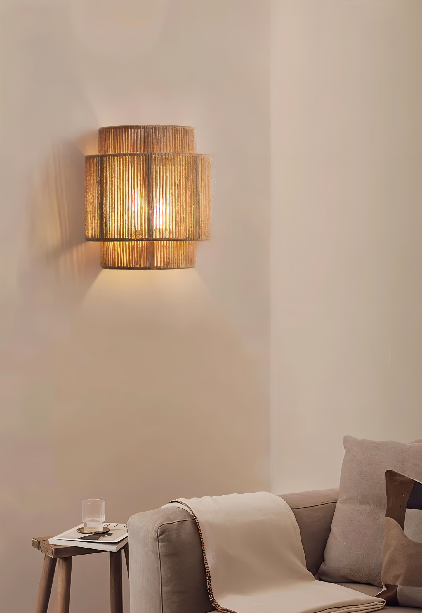 BohoGlow Hanf-Wandleuchte – Rustikaler Rattan-Lampenschirm im Naturstil