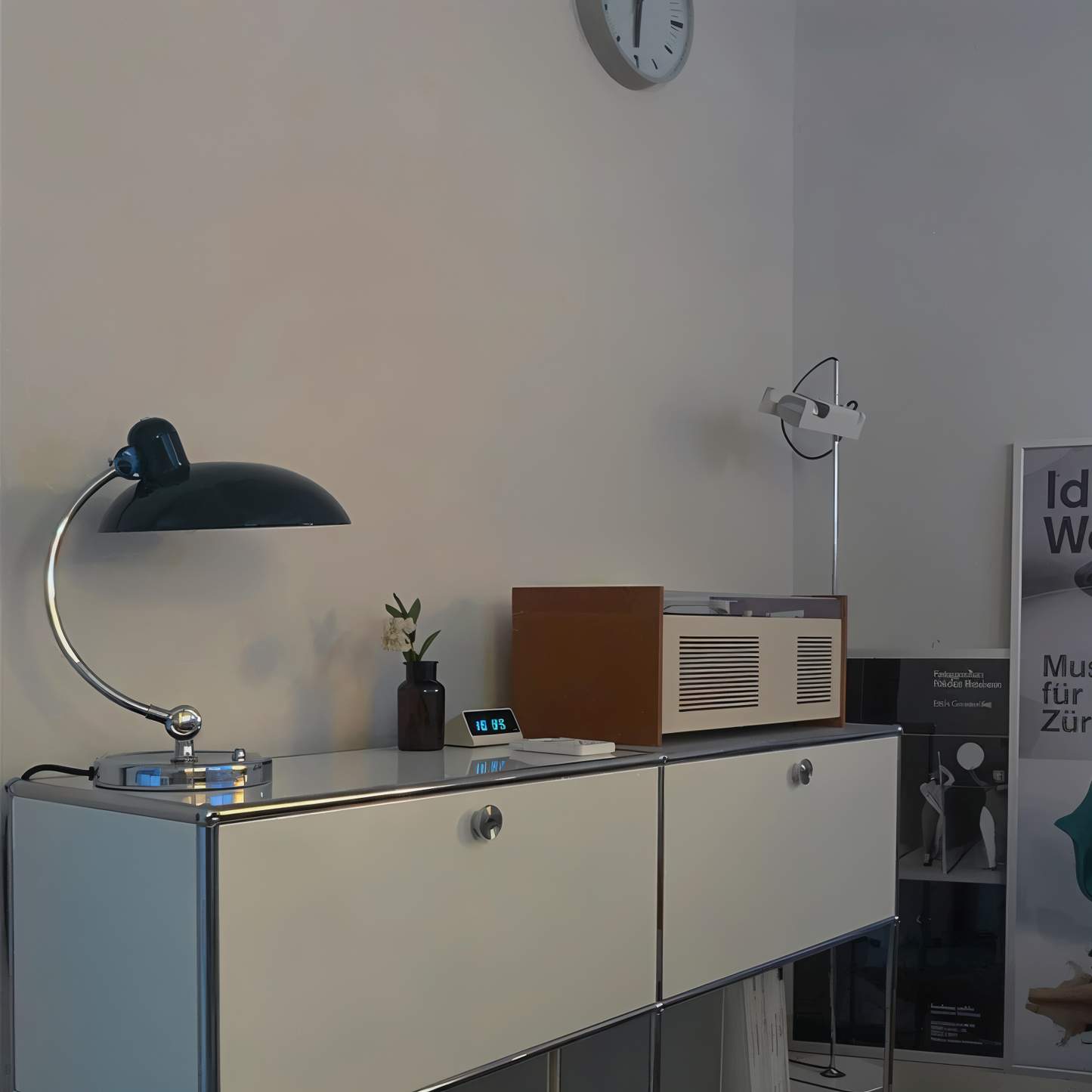 Minimalistische Tischlampe Im Retro-Stil