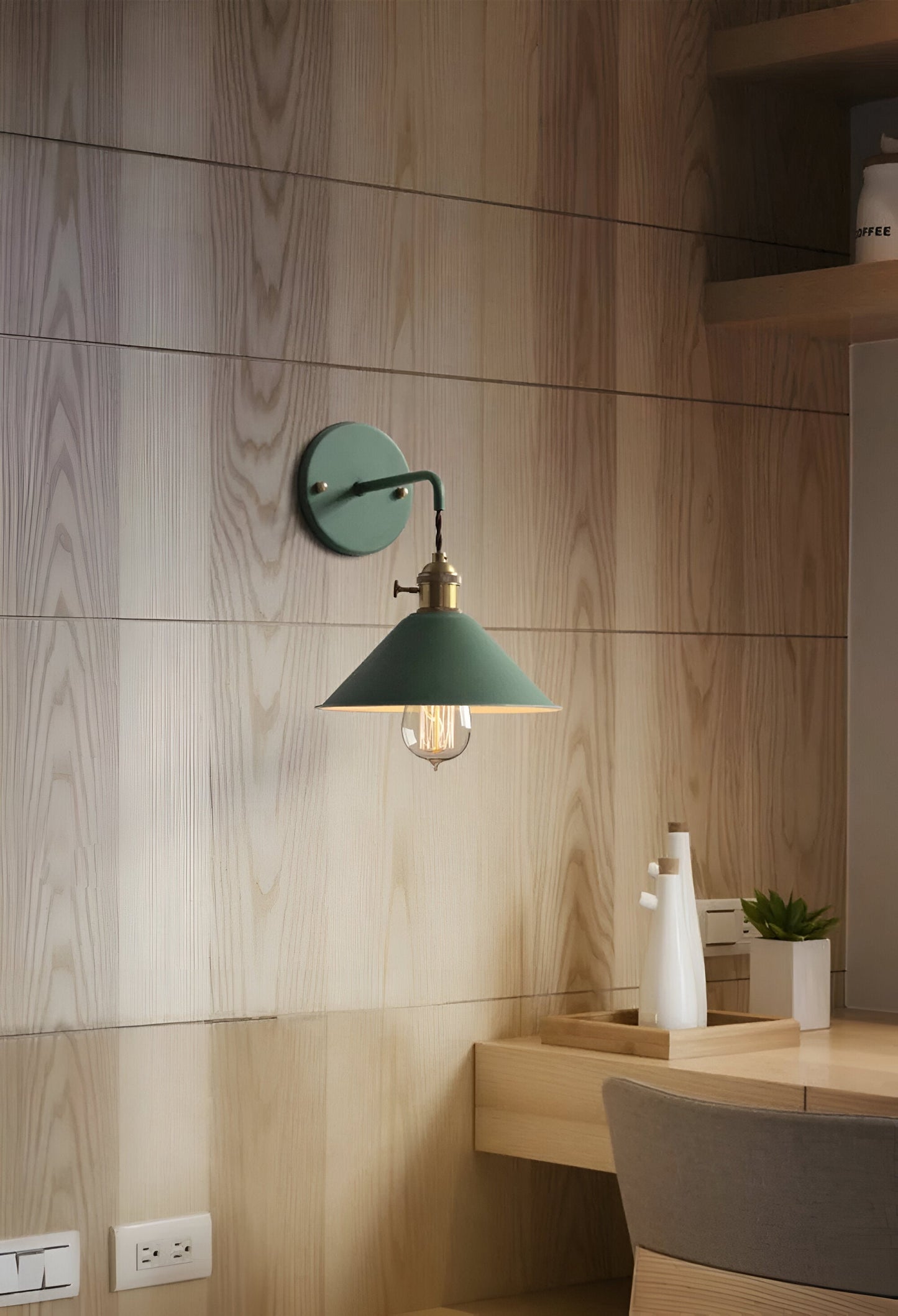 VintageCone Wandlampe – Metalllampe im Retro-Stil