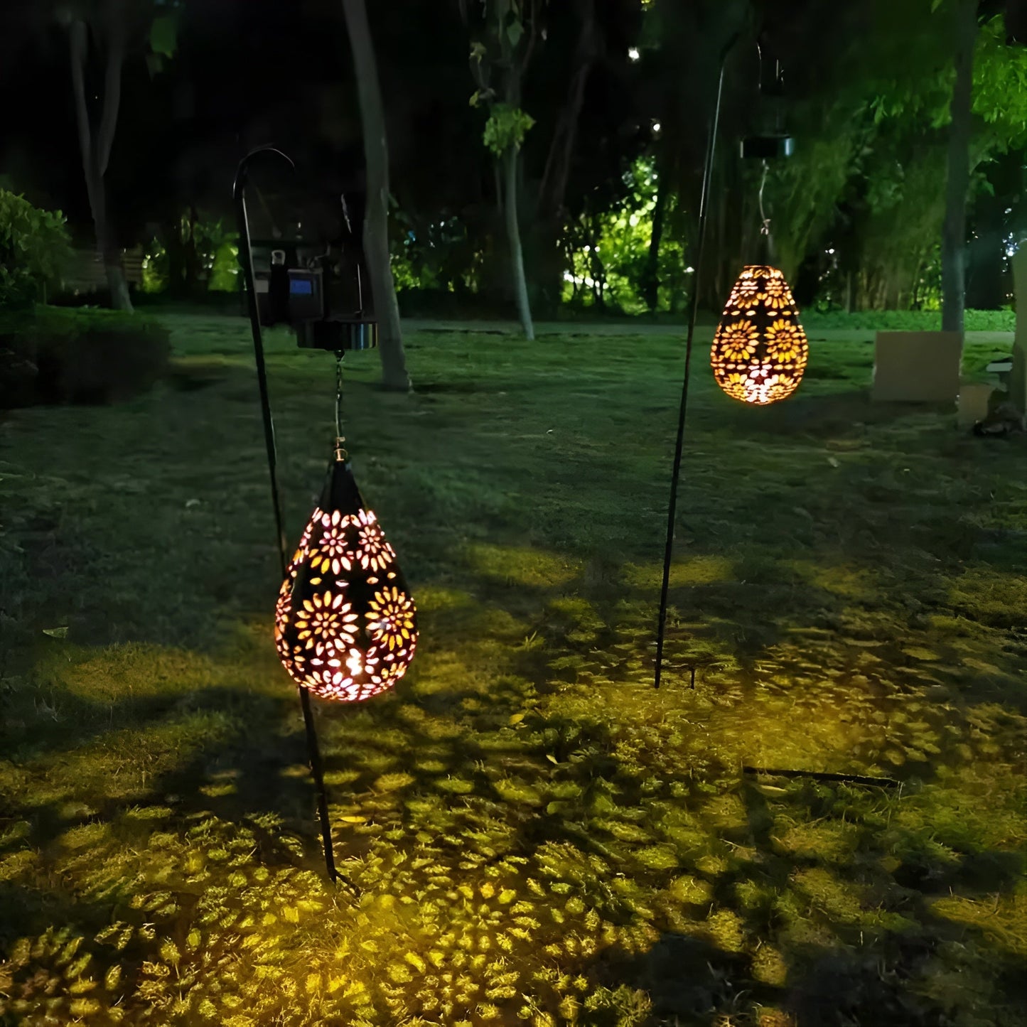SolarBloom Lichtspiel – Hohles Gartenlicht mit Solarbetrieb & Wasserresistenz
