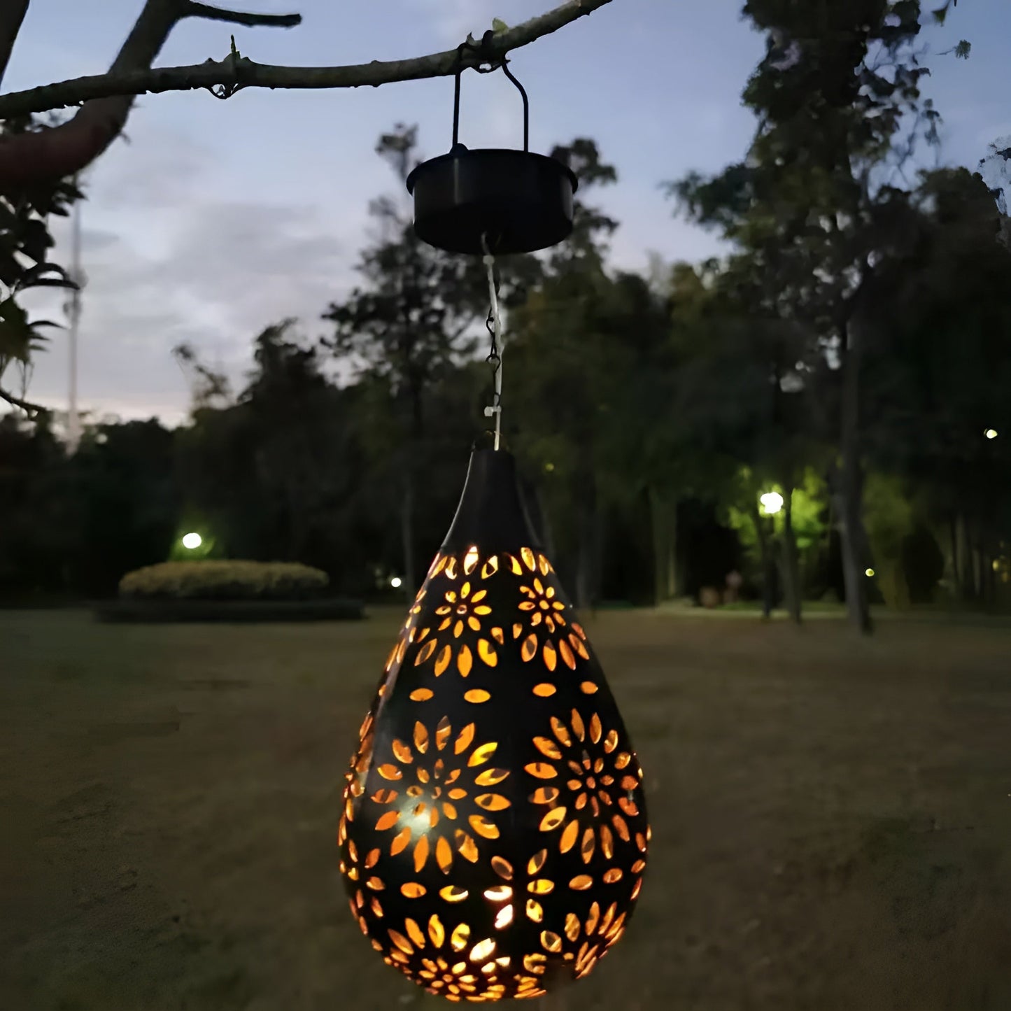 SolarBloom Lichtspiel – Hohles Gartenlicht mit Solarbetrieb & Wasserresistenz