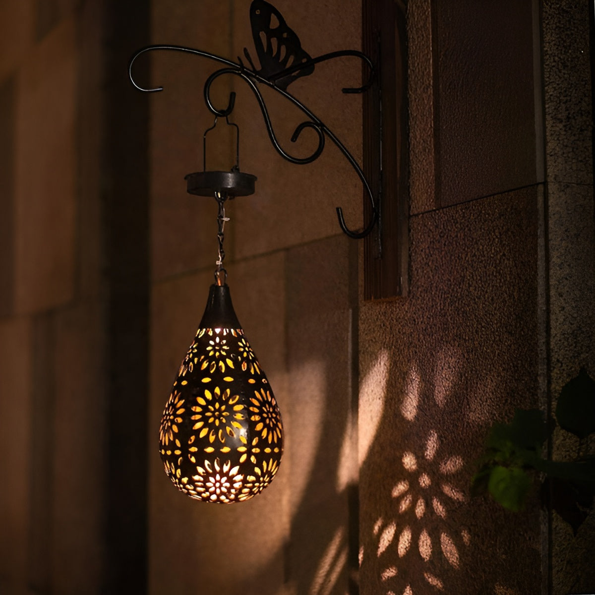 SolarBloom Lichtspiel – Hohles Gartenlicht mit Solarbetrieb & Wasserresistenz