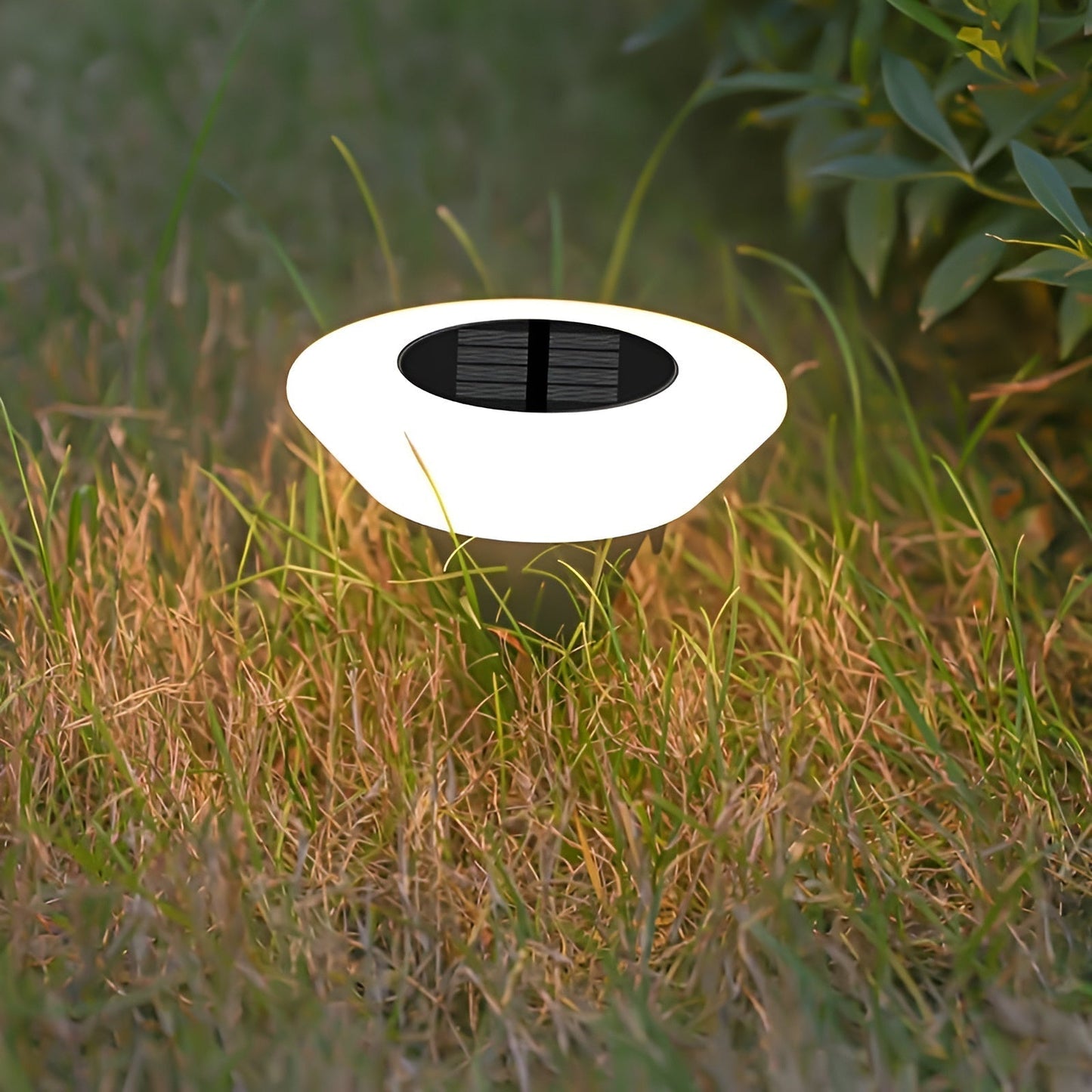 SolarBloom – LED-Solarleuchte für Garten & Außenbereich
