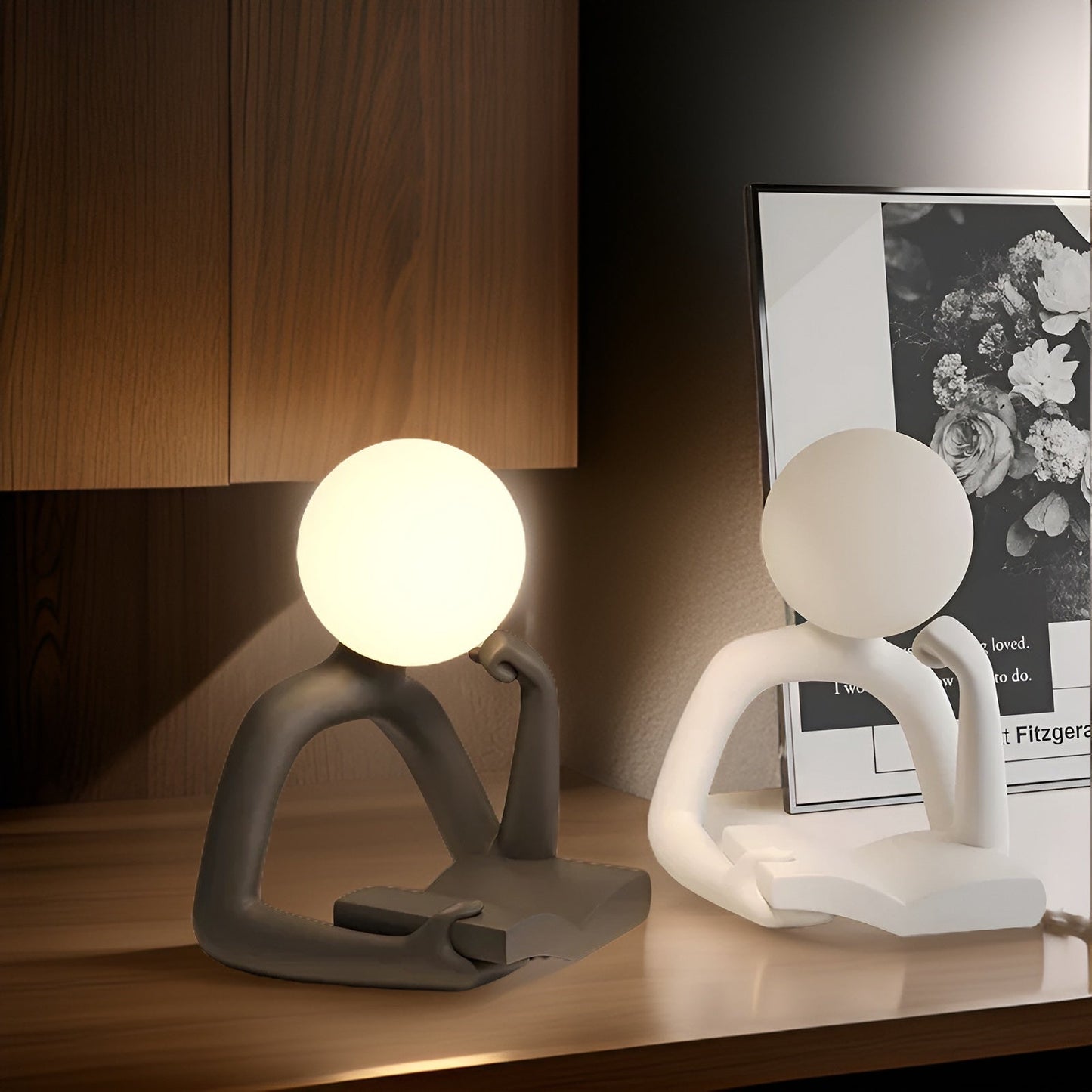 LunaThink Skulptur – Mondlicht & Denkfigur