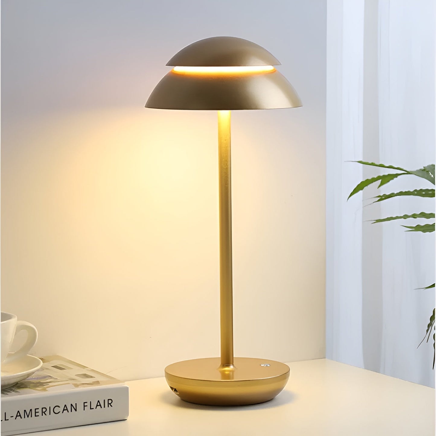 LumiShade – Kabellose LED Tischlampe mit Schirm in schlankem Design