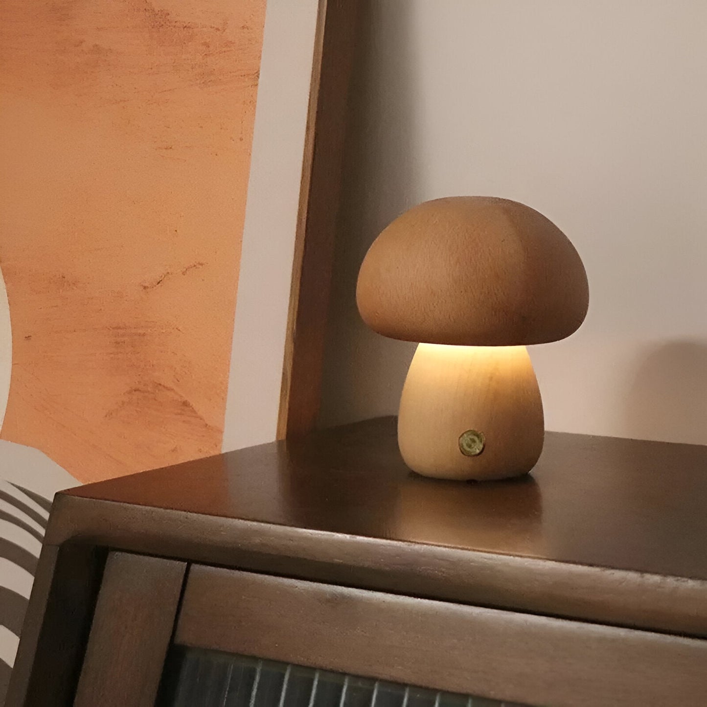 Lampe Mit Berührungsschalter Aus Holz Im Pilz-Stil