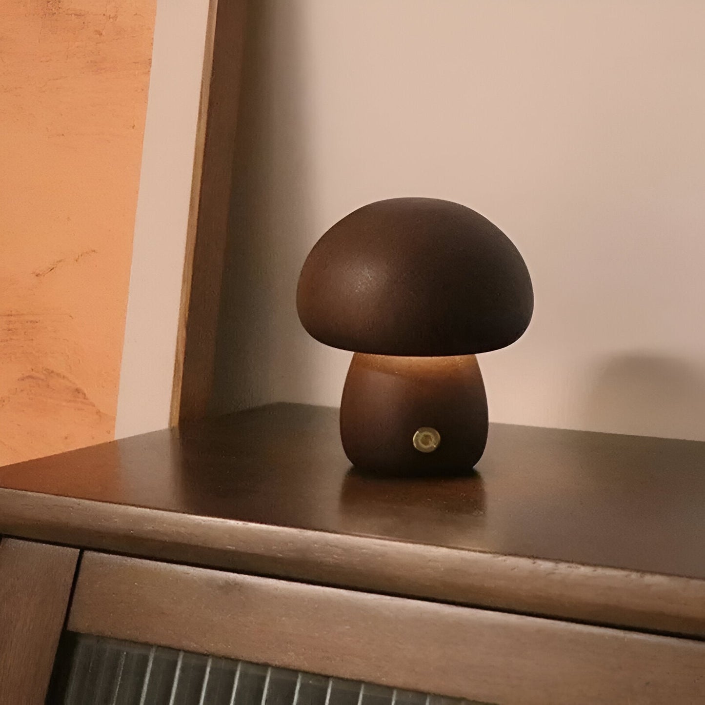 Lampe Mit Berührungsschalter Aus Holz Im Pilz-Stil