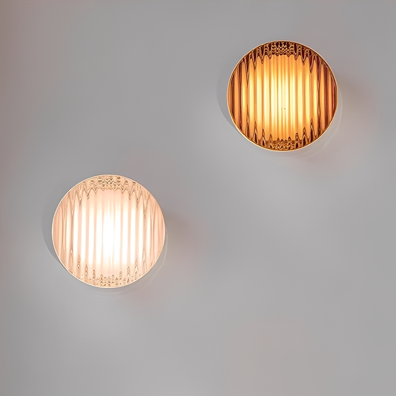 Kira – Skandinavische Wandlampe mit Wellenmuster