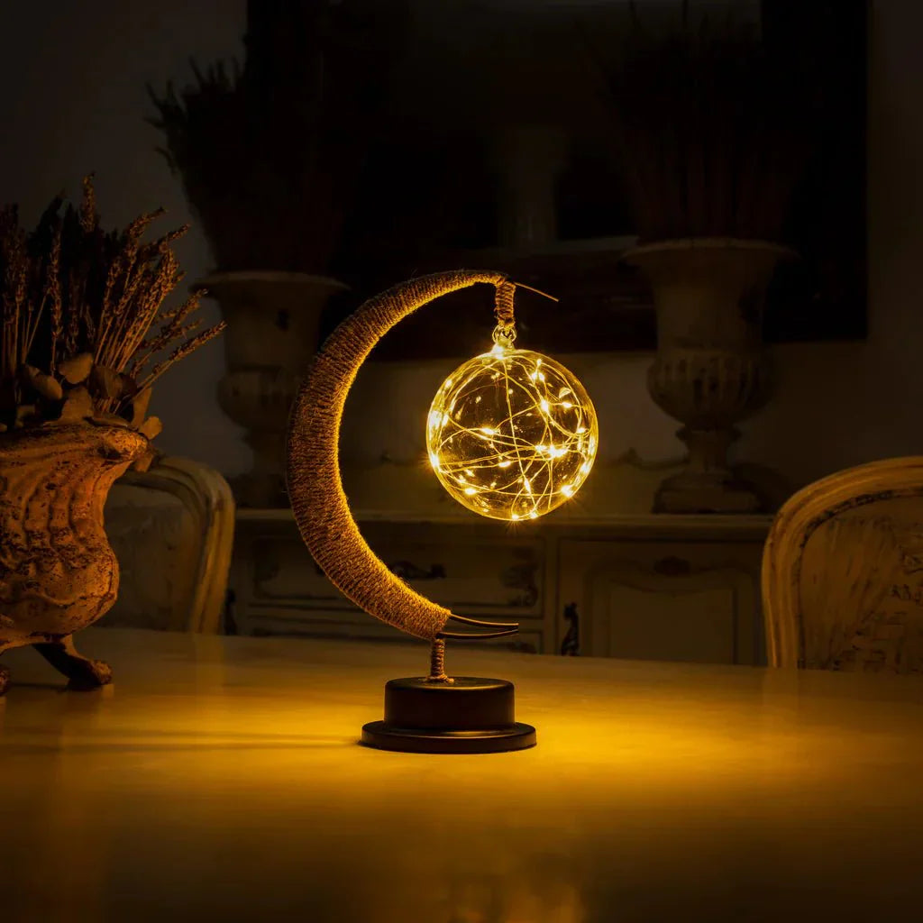 Lunaria – LED-Mondlampe mit Sternenlichtern