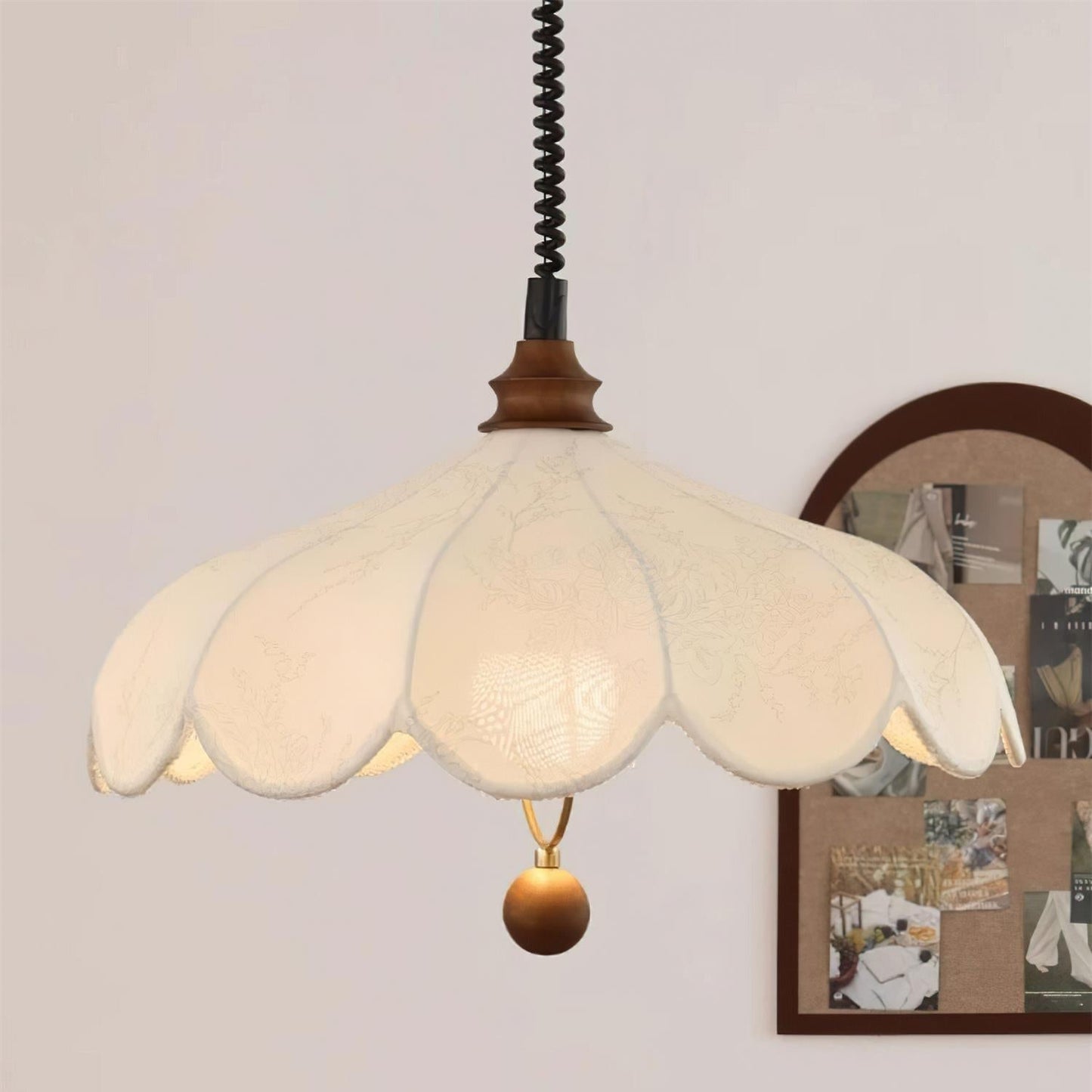 Ritta – Nostalgische Hängelampe mit Blumenmustern