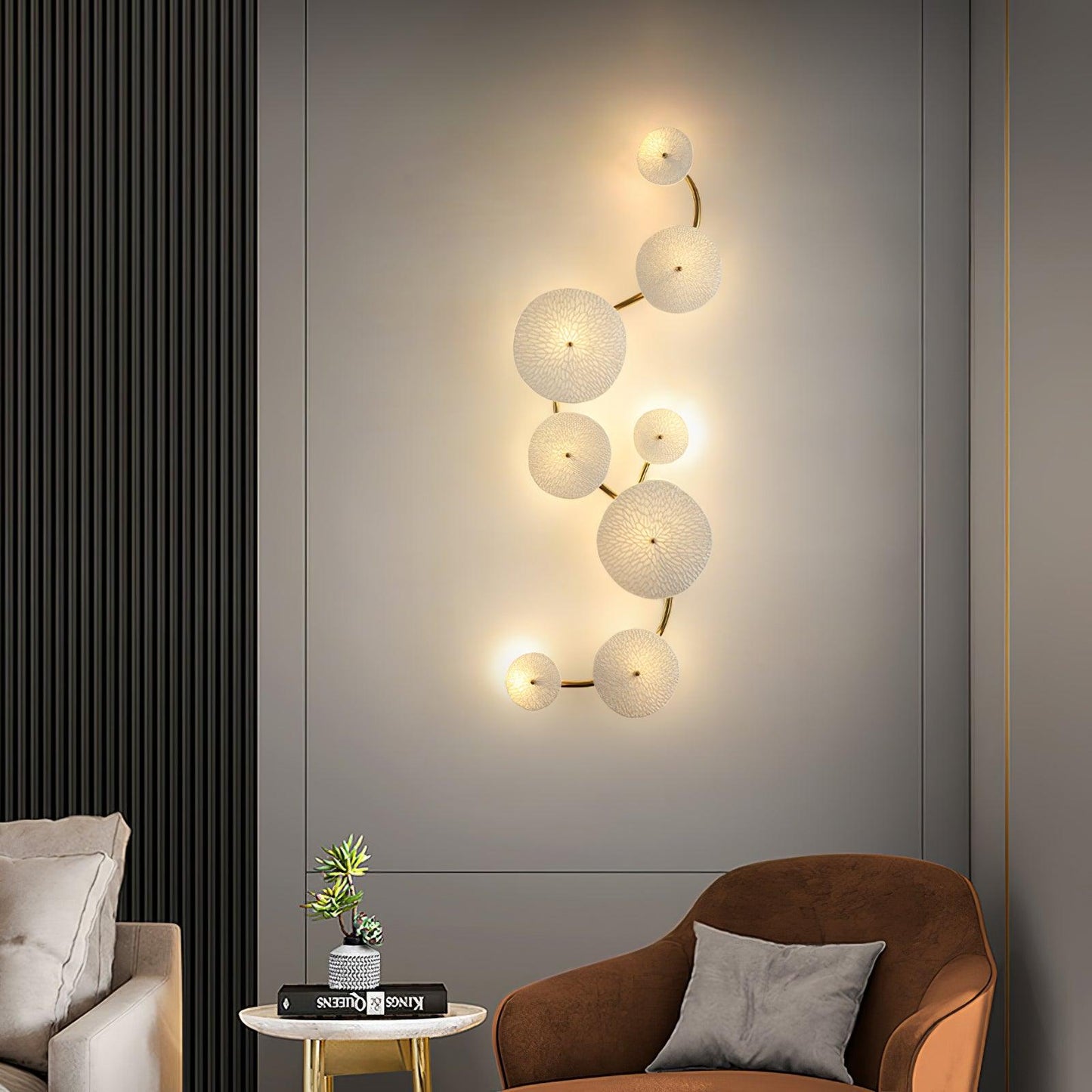 Olivia – Wandleuchte im Lotusblüten-Design