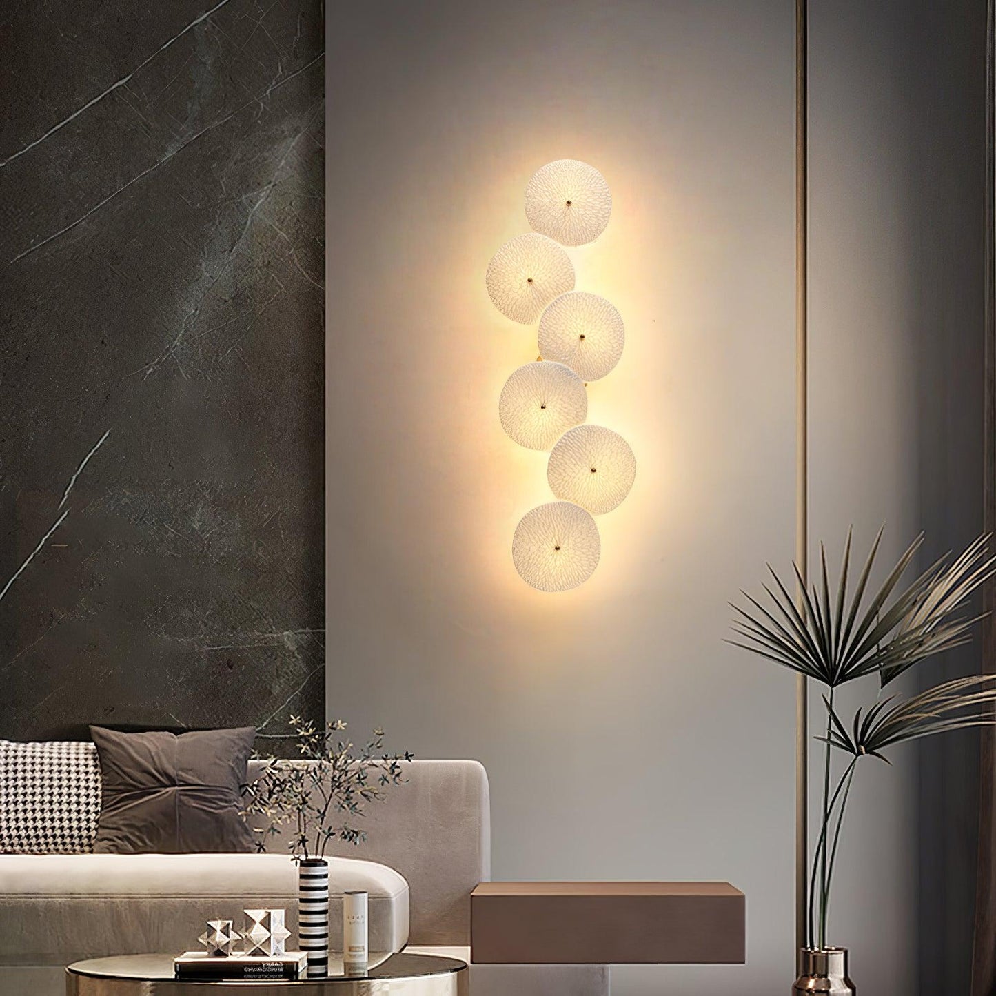Olivia – Wandleuchte im Lotusblüten-Design