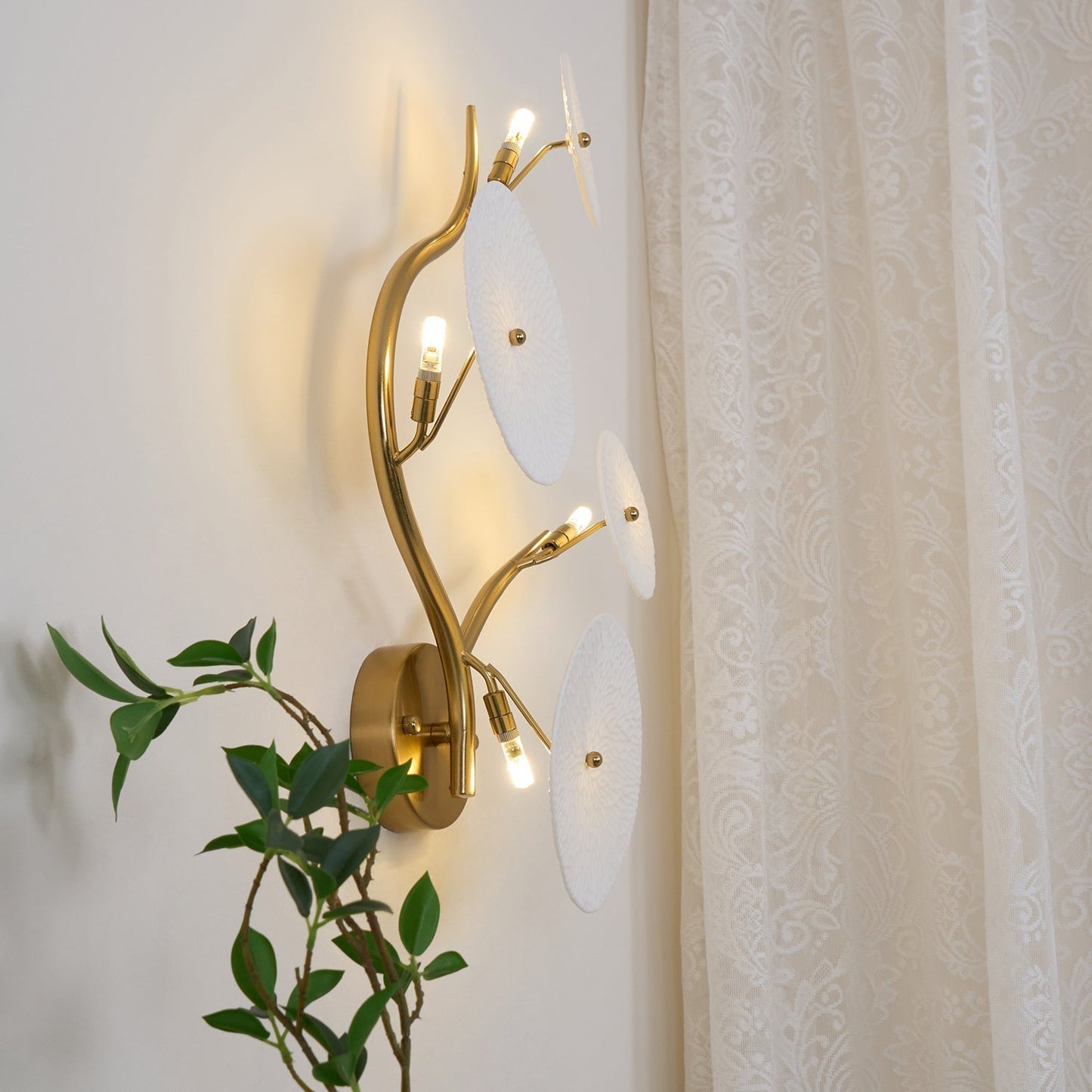 Olivia – Wandleuchte im Lotusblüten-Design