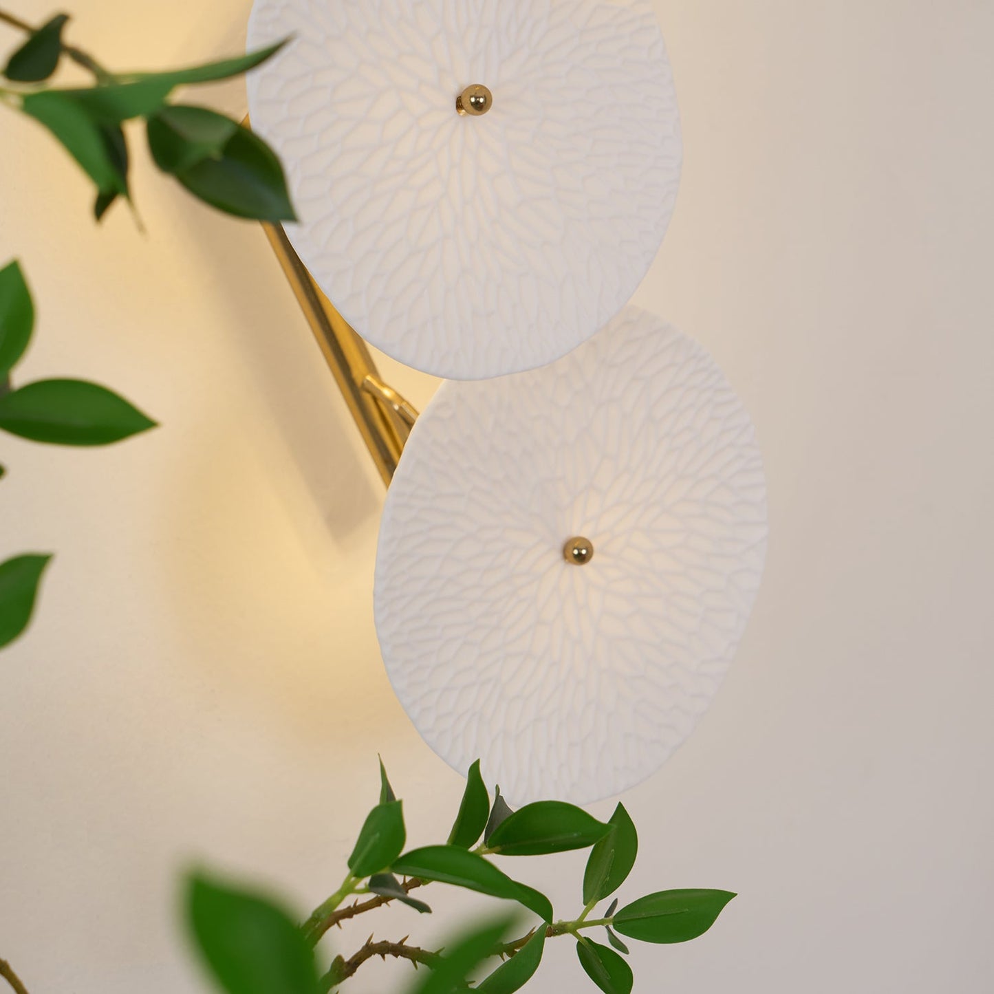 Olivia – Wandleuchte im Lotusblüten-Design