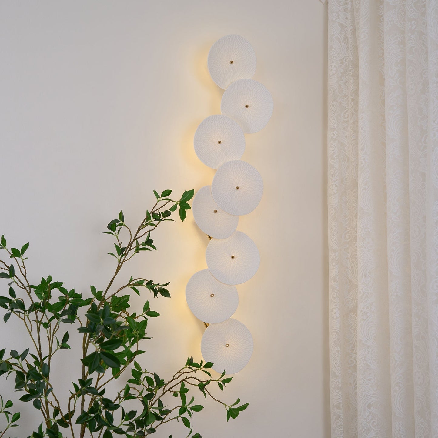 Olivia – Wandleuchte im Lotusblüten-Design