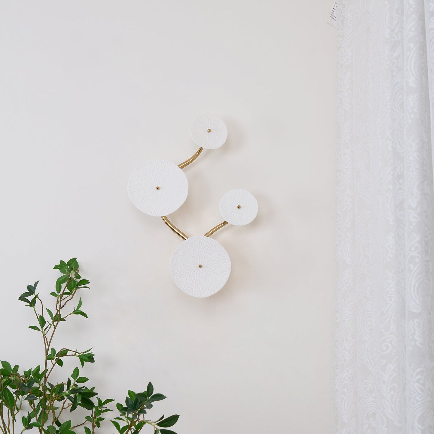 Olivia – Wandleuchte im Lotusblüten-Design