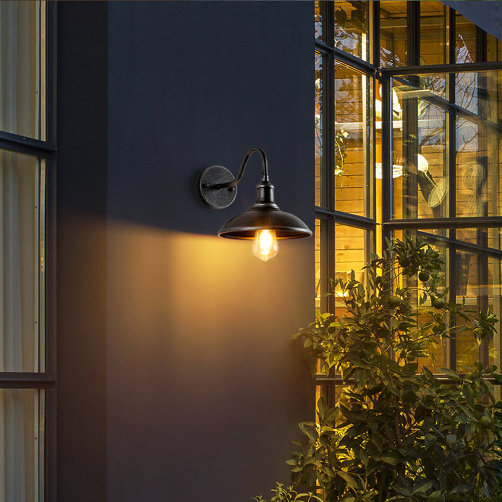 Lean – Retro Eisen Wandlampe